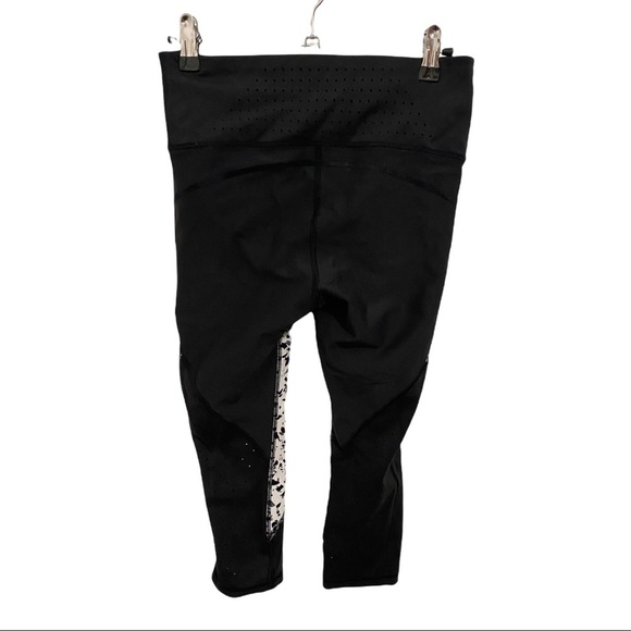 Athleta Black White Cropped Leggings SP - Picture 3 of 9